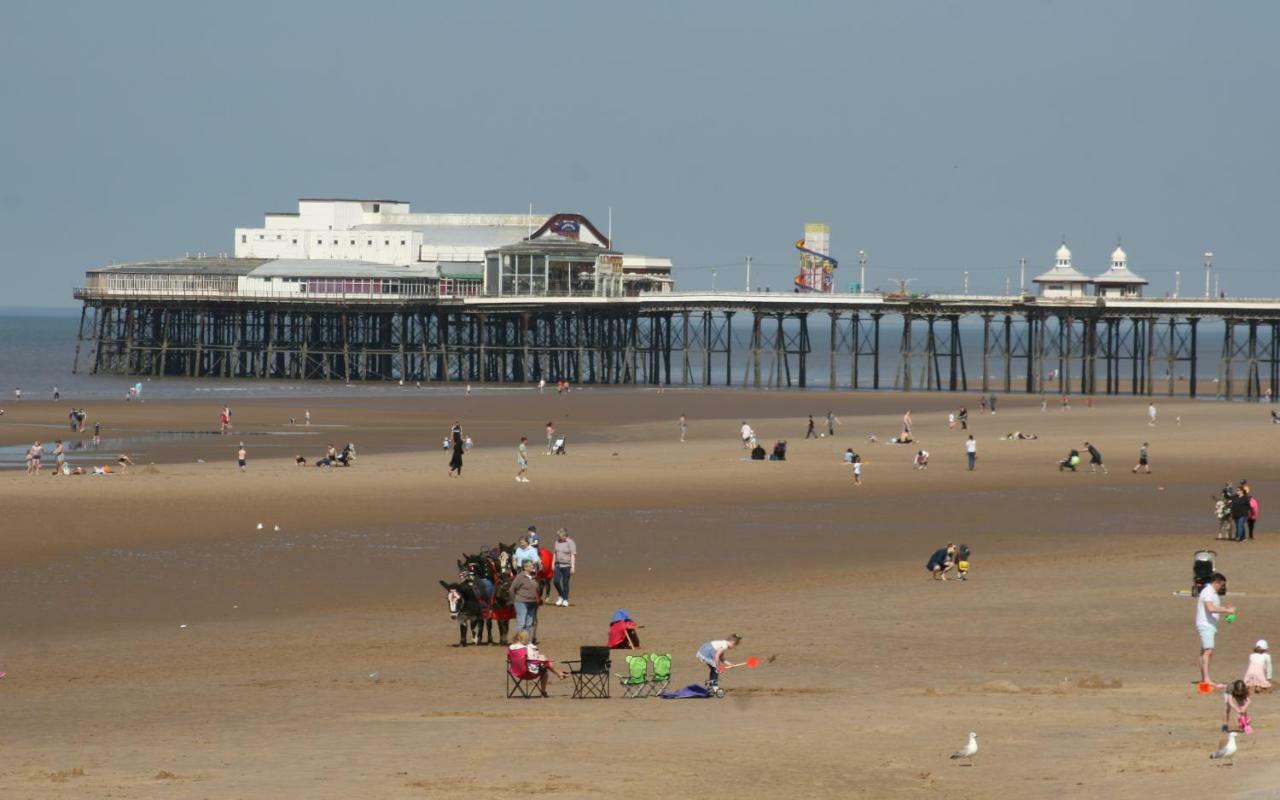 Kennedy House By Blackpool Service Apartments Eksteriør bilde